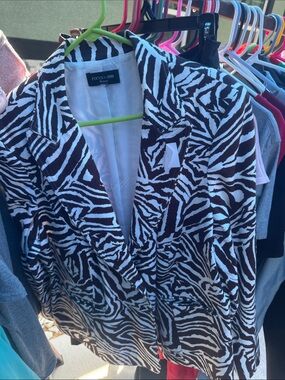 Focus 2000 Black and White Zebra-Pattern Blazer